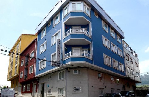 Puebla del Caraminal House | Family-Friendly Stay at Hospedaxe A Vila with Great Ratings