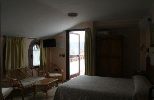 Frigiliana Hotel | Rated 8.5/10: Hospedería El Caravansar with Restaurant