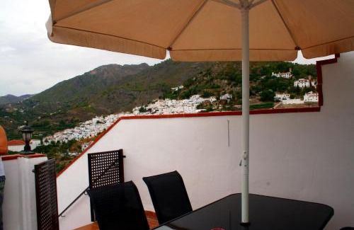 Frigiliana Hotel | Rated 8.5/10: Hospedería El Caravansar with Restaurant