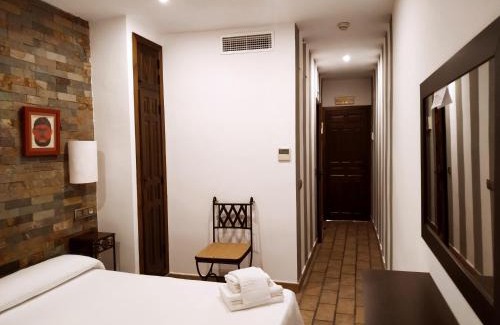 Estremera House | Discover Hospedería El Convento: Family-Friendly Retreat