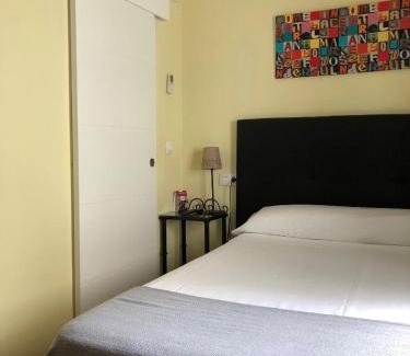 La Trinidad-San Juan y Todos los Santos House | Relax at Hospedería Luis de Góngora with Family-Friendly Amenities