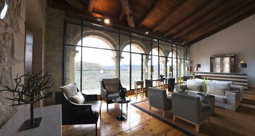 Allepuz Hotel | Elegant Stay at Hospedería Palacio de Allepuz with Spa & Hot Tub
