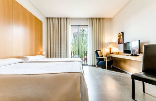 Old Town Hotel | Guest Rated: Hospedería Pax - Relax with Spa & Family-Friendly Amenities