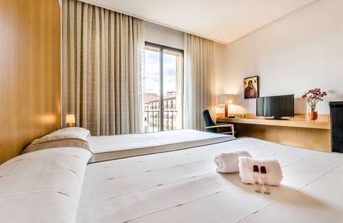 Old Town Hotel | Guest Rated: Hospedería Pax - Relax with Spa & Family-Friendly Amenities