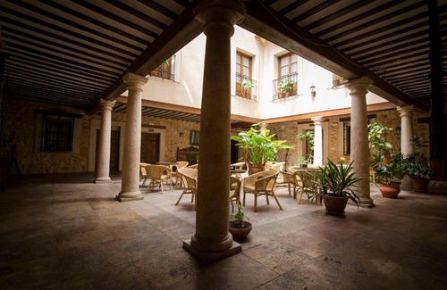 Belmonte Hotel | Guest Rated: Hospedería Real Casona la Beltraneja Awaits