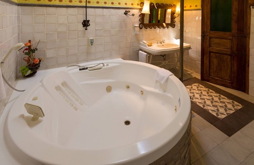 Casalarreina Hotel | Relaxing Stay at Hospedería Señorío de Casalarreina