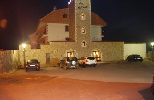 San Vicente de la Barquera House | Child-Friendly Stay at Hospedería Las Calzadas - Rated 8.3