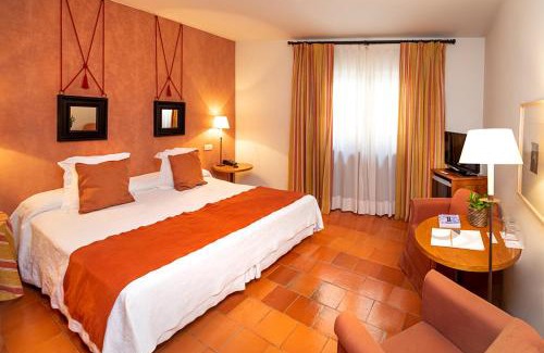 Pedraza Hotel | Discover Hospederia de Santo Domingo: 4-Star Family Escape