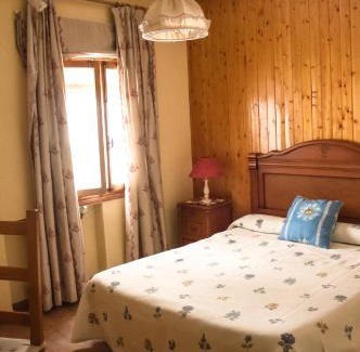 Ocana House | Cozy Hospederia del Comendador: Family-Friendly Stay