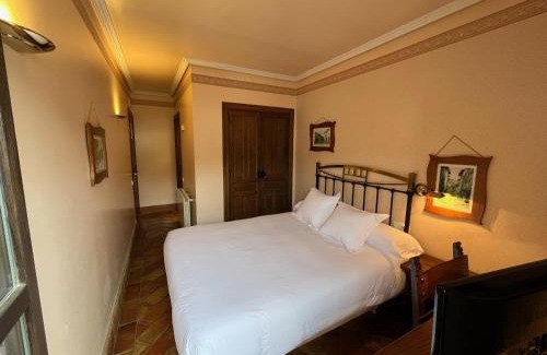 Torrecilla en Cameros House | Discover Hospederia Sagasta: Family-Friendly Retreat