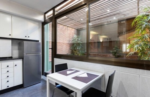 Sants-Montjuic Apartment | Stylish Hospedium Apartamentos DV with Spa and Breakfast