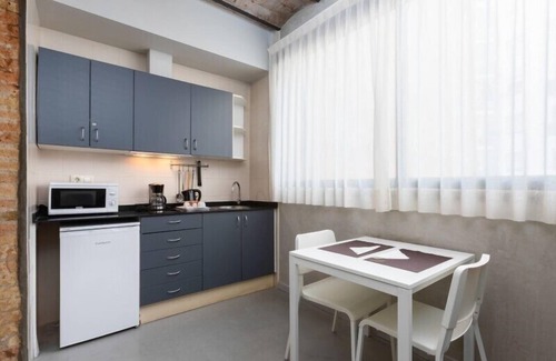 Sants-Montjuic Apartment | Stylish Hospedium Apartamentos DV with Spa and Breakfast