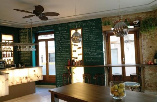 Casas-Ibanez Hotel | Elegant Stay at Hospedium Hotel Cañitas Maite Boutique