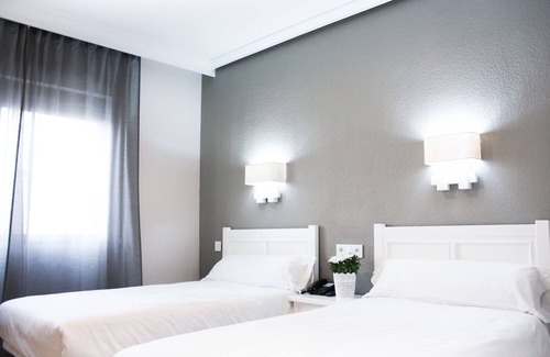 Torrijos Hotel | Discover Hospedium Hotel Castilla: Family-Friendly Retreat