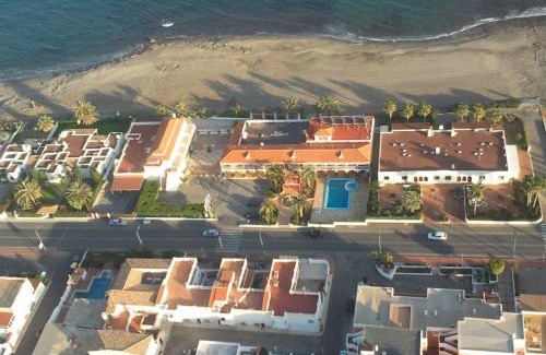 Vista de los Angeles-Rumina Hotel | Discover Oceanfront Bliss at Hospedium Hotel Continental