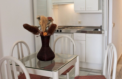 Mairena del Aljarafe Apartment | Pet-Friendly Stay at Hospedium Hotel Apartamentos Simón Verde