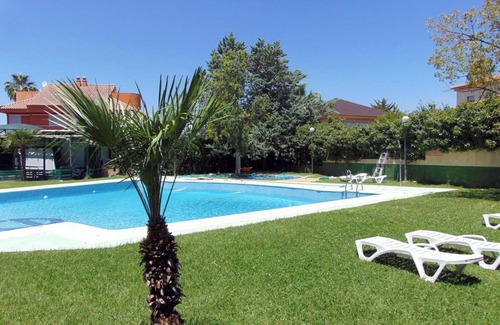 Mairena del Aljarafe Apartment | Pet-Friendly Stay at Hospedium Hotel Apartamentos Simón Verde
