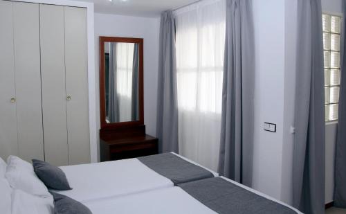 Torre de la Reina Hotel | Pet-Friendly Retreat at Hospedium Hotel Blu Torre de Sevilla