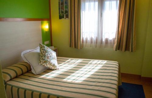 Almagro Hotel | Inviting Hotel Maestrazgo de Calatrava with Breakfast Included