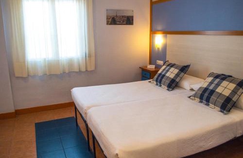 Almagro Hotel | Inviting Hotel Maestrazgo de Calatrava with Breakfast Included