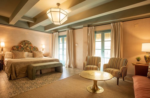 Santa Catalina Hotel | Elegant Hospes Las Casas del Rey de Baeza with Spa & Pool