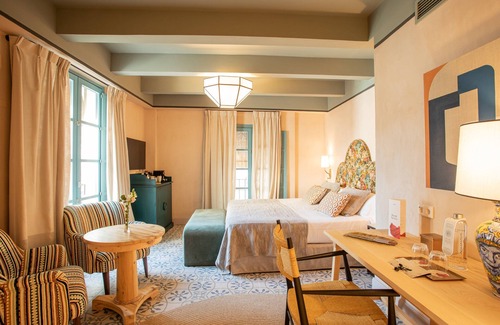 Santa Catalina Hotel | Elegant Hospes Las Casas del Rey de Baeza with Spa & Pool