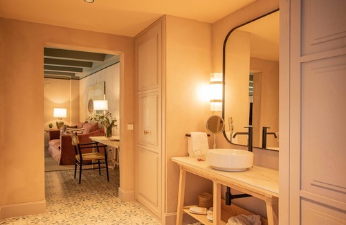 Santa Catalina Hotel | Elegant Hospes Las Casas del Rey de Baeza with Spa & Pool