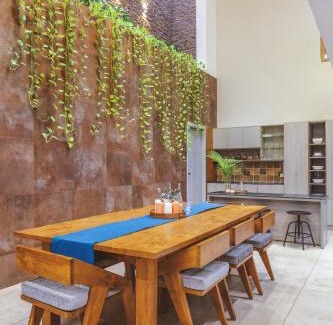 Neyyattinkara Villa | Hossana Modern Wedge Villa
