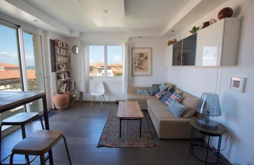 Soorts-Hossegor Apartment | Idyllic Hossegor Retreat: 100m to the Beach, Rated 10/10