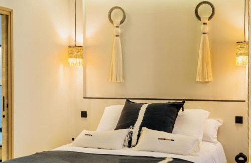 Les Cordeliers Apartment | Experience Host Inn Le Lumiere with Spa & Cinema Amenities