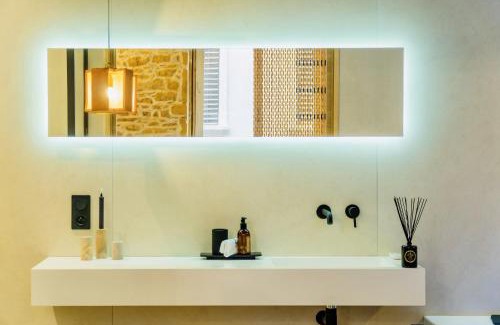 Les Cordeliers Apartment | Experience Host Inn Le Lumiere with Spa & Cinema Amenities