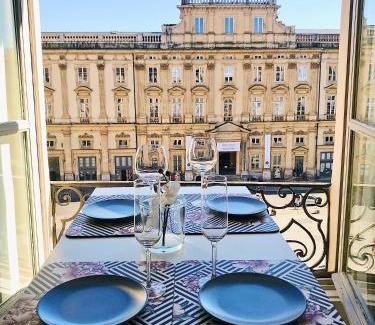 Griffon - Royale Apartment | Elegant Host Inn Lyon: Luxe Apartment with Jacuzzi Access