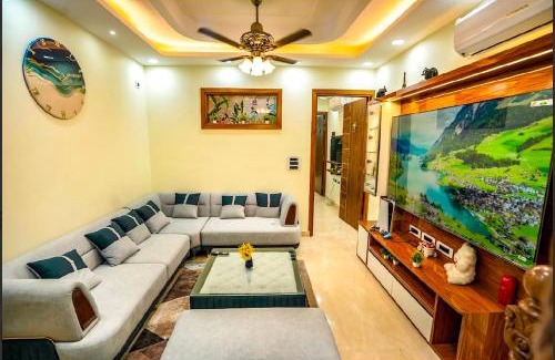 Lajpat Nagar Villa | Host My Journey Luxury Homes