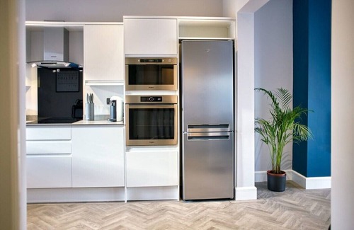 Redcar Apartment | Pet-Friendly Bellevue Apartment 1: Rated 9/10 by Guests
