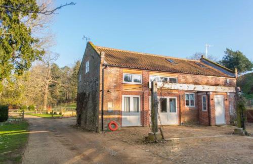 Irstead House | Discover Boathouse Barn: Pet-Friendly with 9.8 Guest Rating