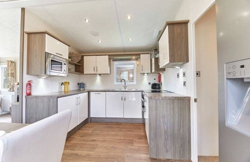 Morpeth Cabin | Unforgettable Stay at Butterfly Lodge with Spa & Hot Tub