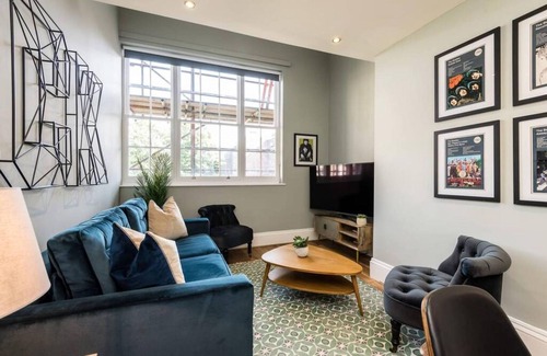 Georgian Quarter Apartment | Discover Host Stay Catharine Quarters: Pet-Friendly Retreat