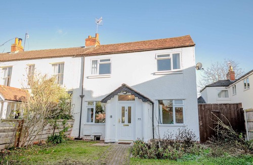 Lower Wick House | Host & Stay | Chestnut Residence