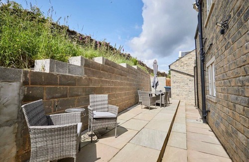 Lofthouse House | Comfortable Clackgill Cottage: Pet-Friendly & Family Ready