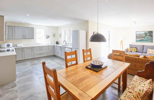 Lofthouse House | Eco-Friendly Retreat at Host & Stay - Foggyshaw Lodge