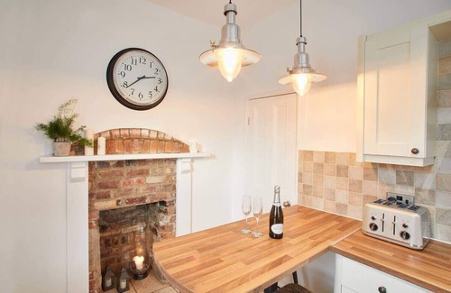 Saltburn-by-the-Sea House | Pet-Friendly Windsor Cottage: Rated 9.2/10 by Guests