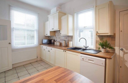 Saltburn-by-the-Sea House | Pet-Friendly Windsor Cottage: Rated 9.2/10 by Guests