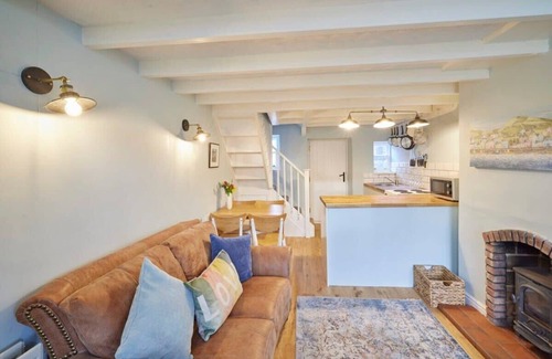 Hinderwell House | Relax at Honey Cottage: Pet-Friendly Retreat Awaits!