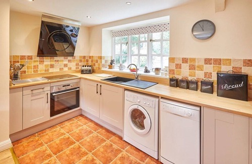 Pickering House | Pet-Friendly Retreat at Heron Cottage - Rated 10/10!