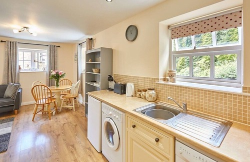 Pickering House | Guest Rated 10/10 | Kingfisher Cottage for Your Getaway