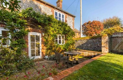 Salthouse Cottage | Host & Stay | Marlpit Cottage