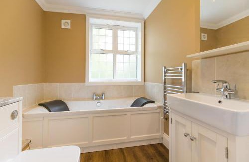 Hopton House | Family-Friendly Redwings Sanctuary Rooms in Norfolk