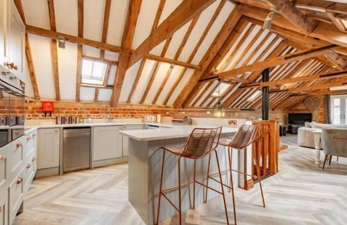 Roughton Apartment | Host & Stay | Rogues Barn