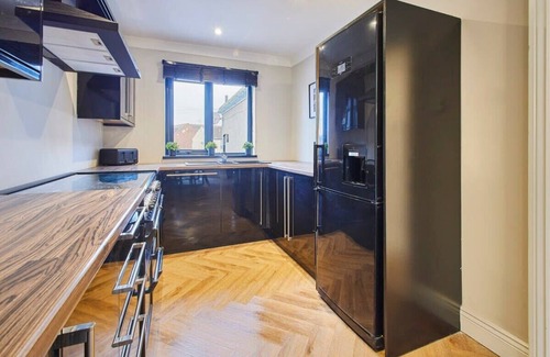 Great Ayton House | Pet-Friendly Retreat at Roseberry Topping Townhouse