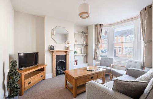 Ipswich House | Family-Friendly Retreat at Sherrington Road Guest Homes